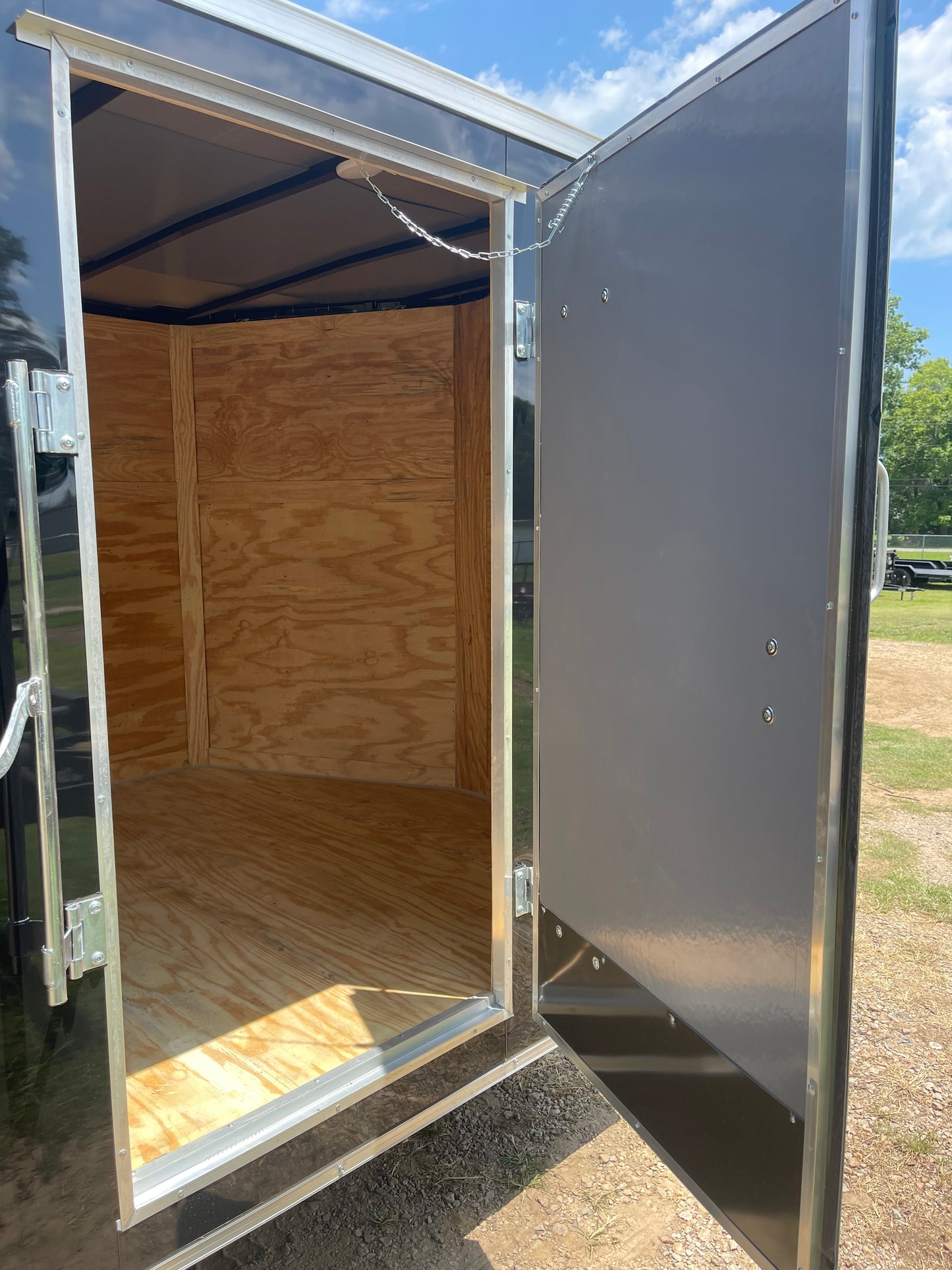 2026 - 8.5ft X 26ft Enclosed Trailer C266469