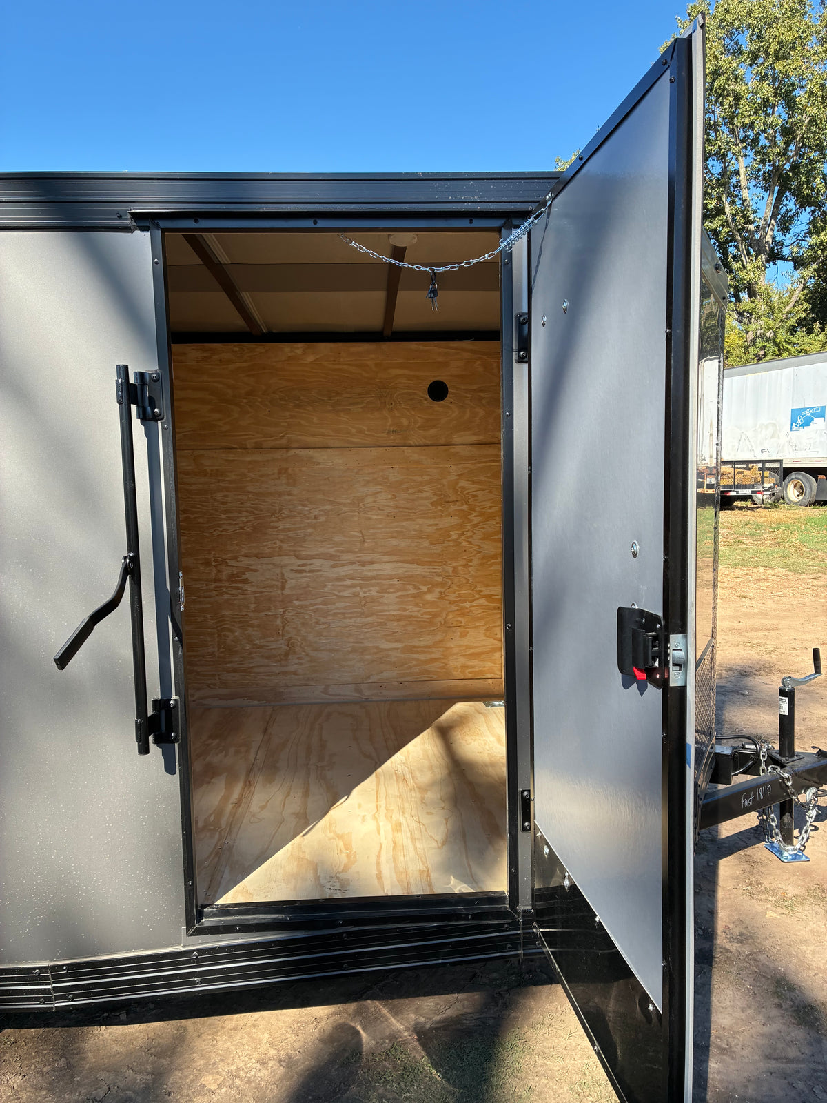 2027 - 7ft X 16ft Enclosed Trailer C278112