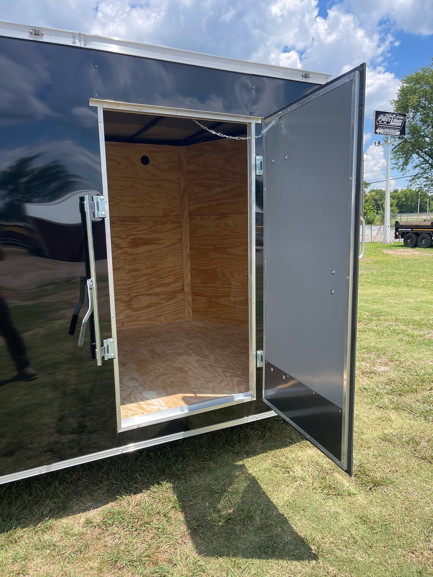 2026 - 8.5ft X 26ft Enclosed Trailer C266471