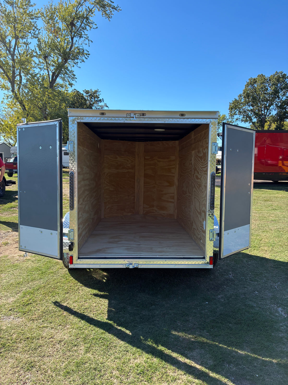 2027 - 5ft x 8ft Enclosed Trailer C277915