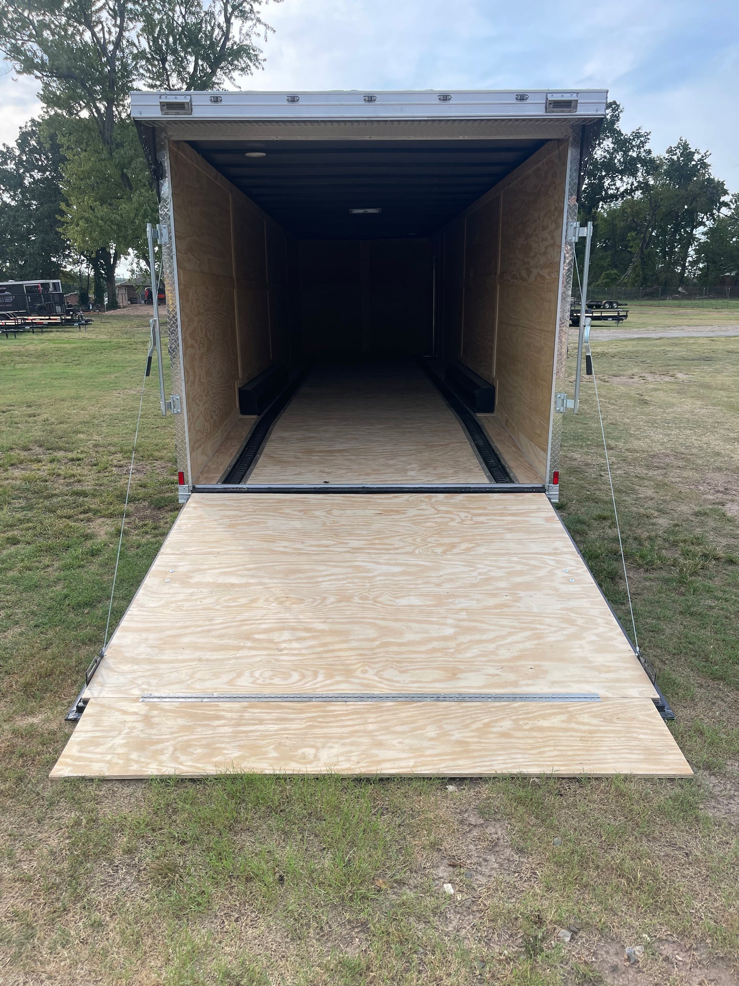 2027 - 8.5ft x 32ft Enclosed Trailer C277255