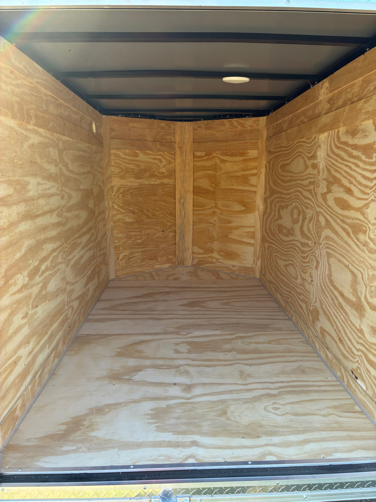 2027 - 5ft x 8ft Enclosed Trailer C277915