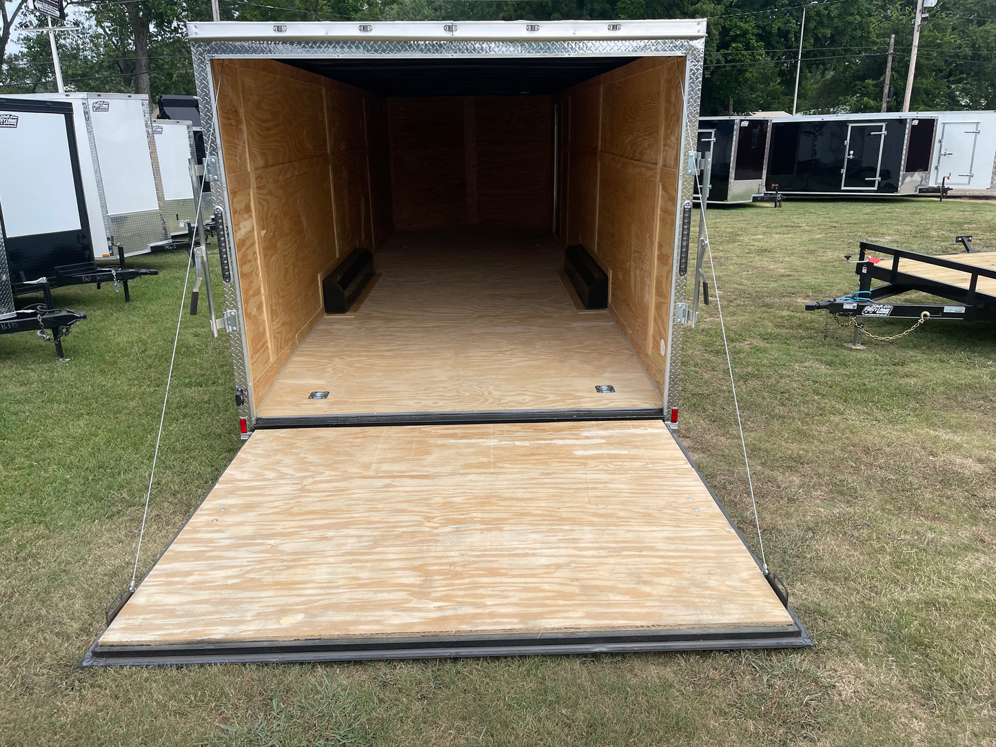 2026 - 8.5ft X 26ft Enclosed Trailer C266468