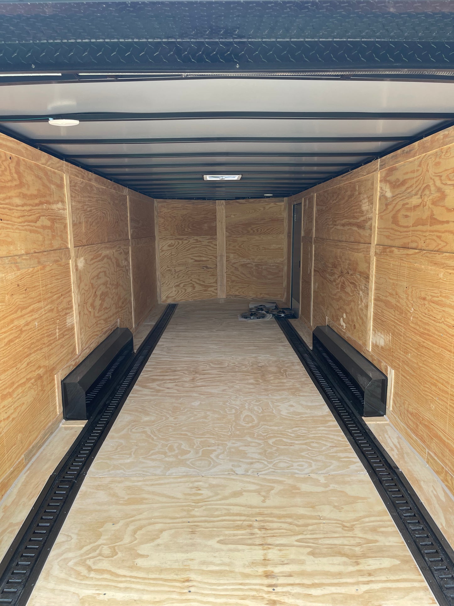2026 - 8.5ft X 24ft Enclosed Trailer C266381
