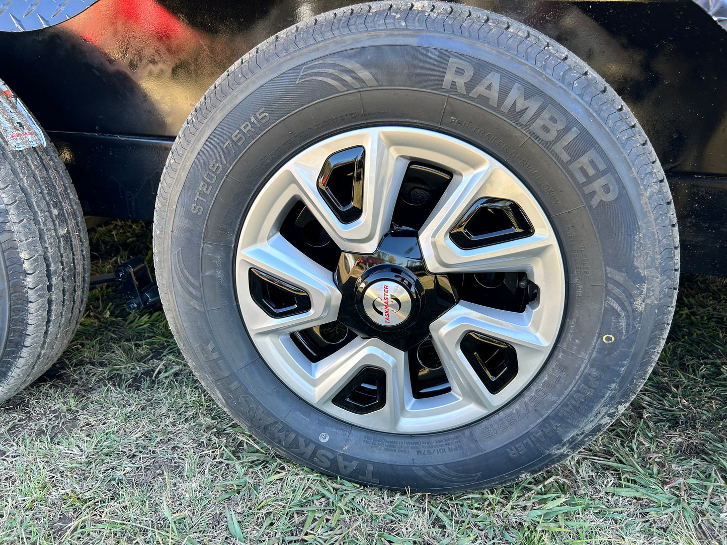 2026 - 8.5ft X 24ft Enclosed Trailer C263351