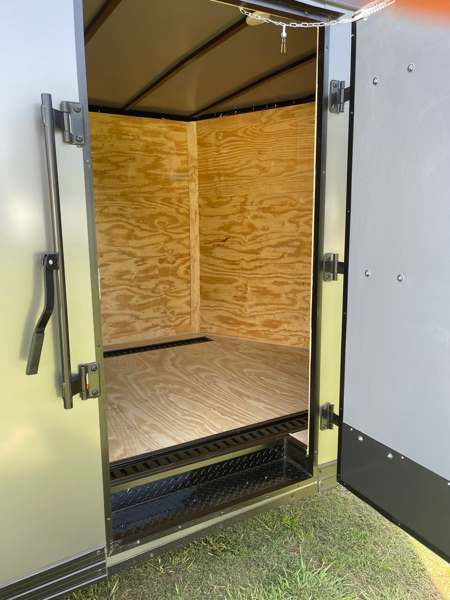 2026 - 8.5ft x 28ft Enclosed Trailer C266382