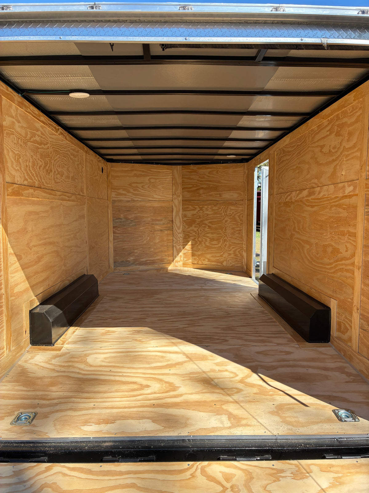 2027 8.5ft X 16ft Enclosed Trailer C278109