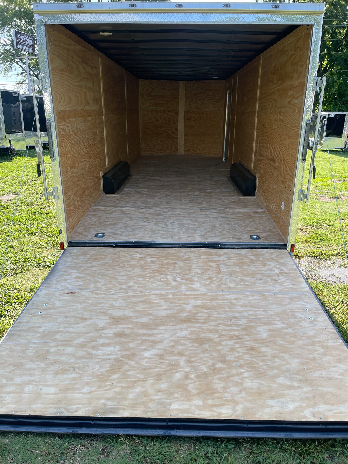 2026 - 8.5ft X 24ft Enclosed Trailer C265017