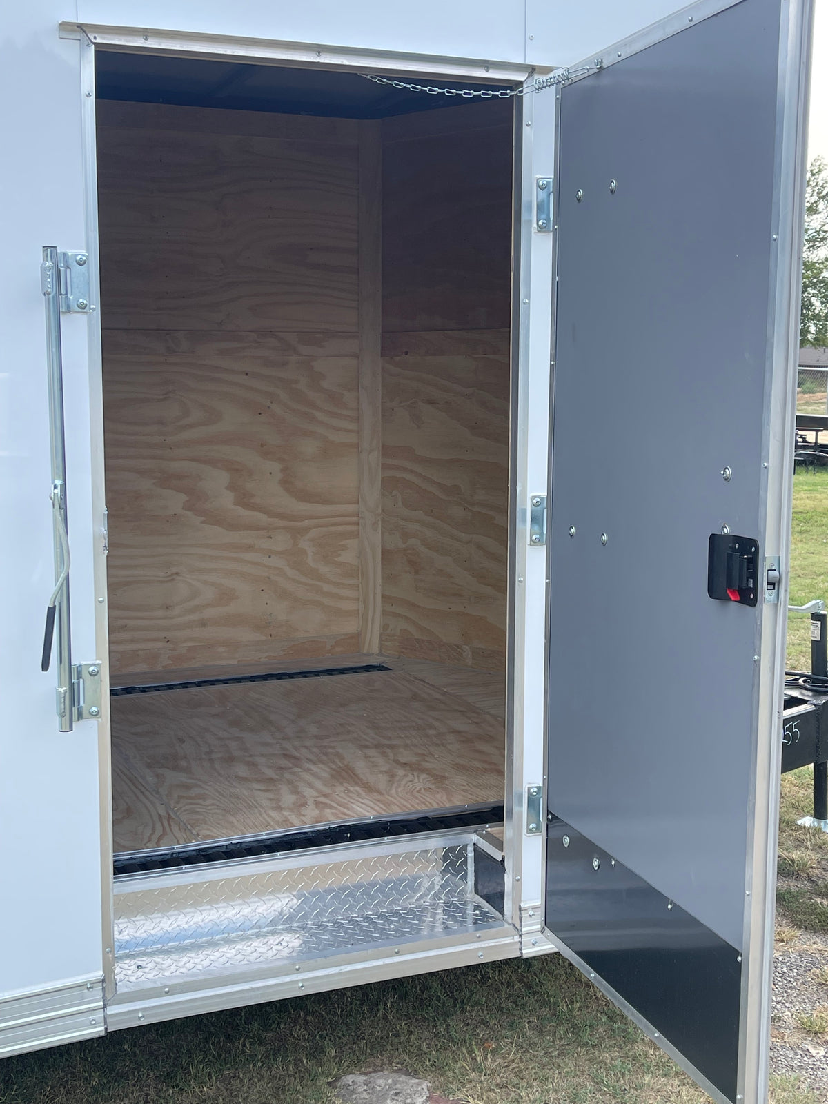 2027 - 8.5ft x 32ft Enclosed Trailer C277255