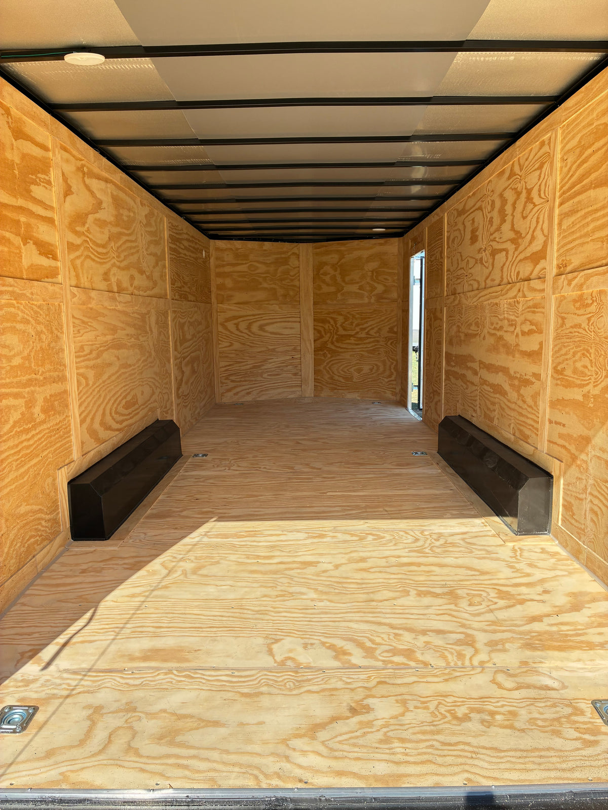 2027 - 8.5ft X 22ft Enclosed Trailer C277685