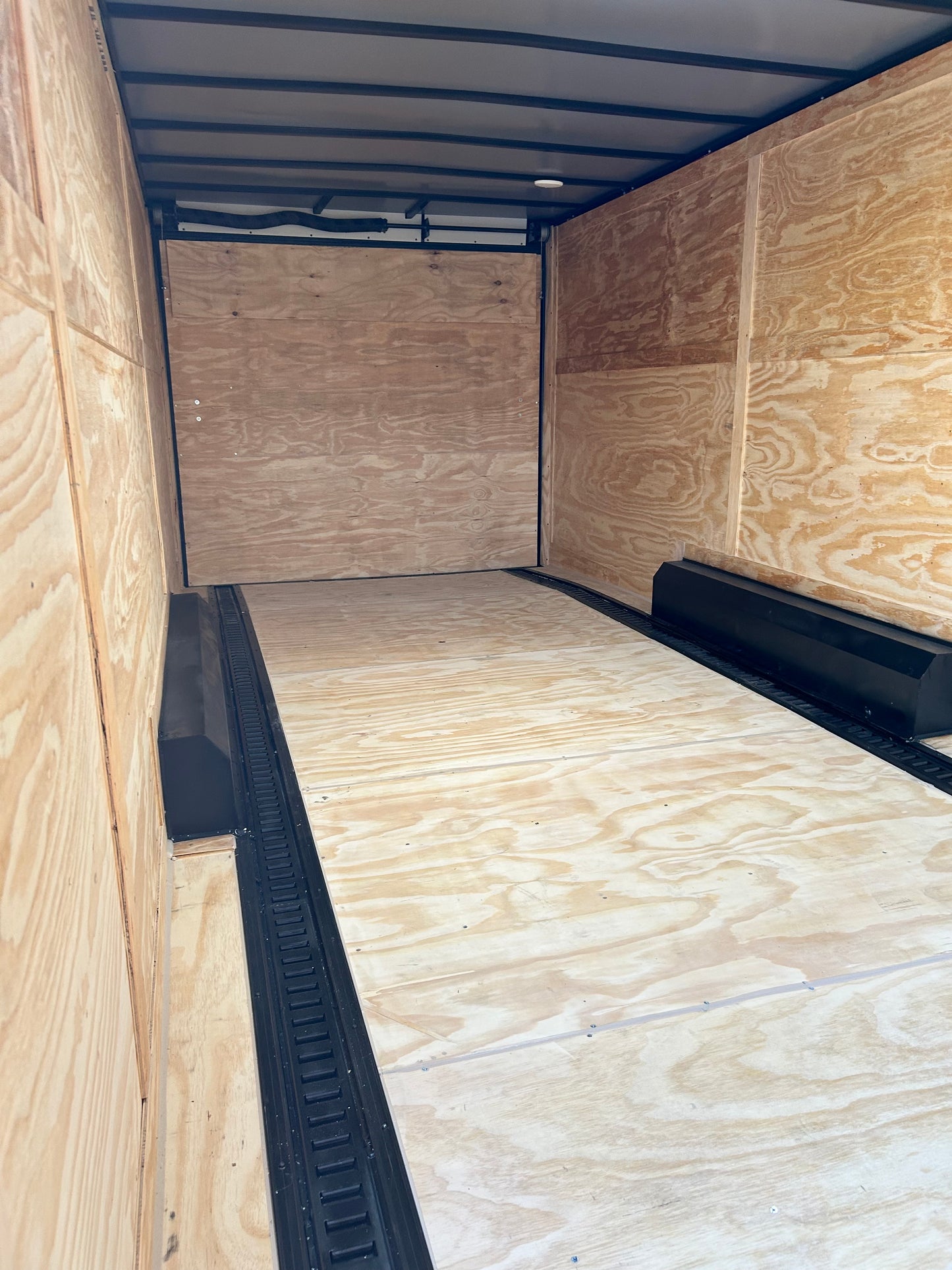 2026 - 8.5ft X 24ft Enclosed Trailer C263351