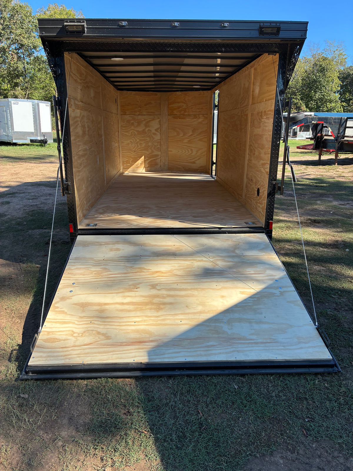 2027 - 7ft X 16ft Enclosed Trailer C278112