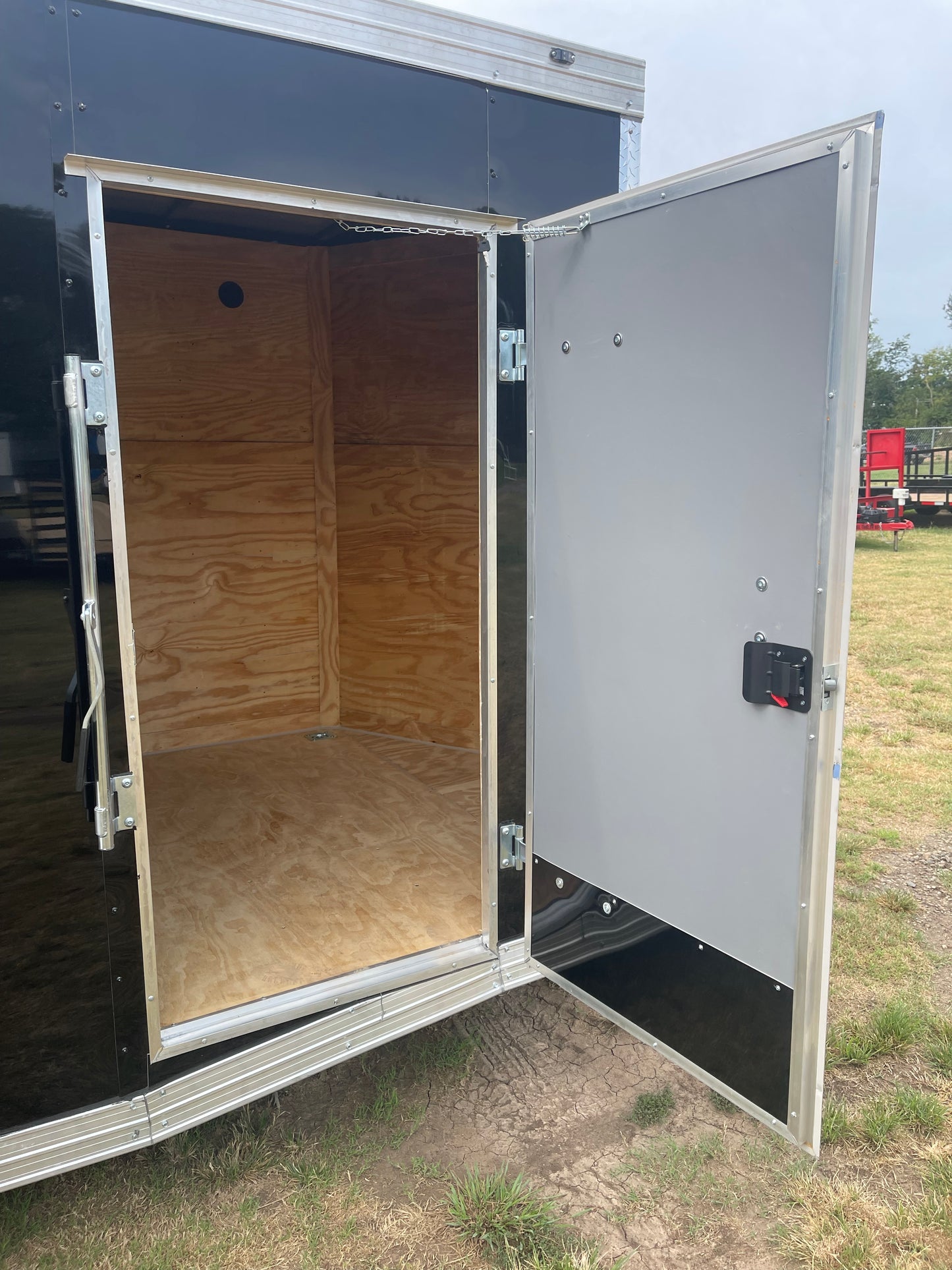 2027 - 7ft X 14ft Enclosed Trailer C277248