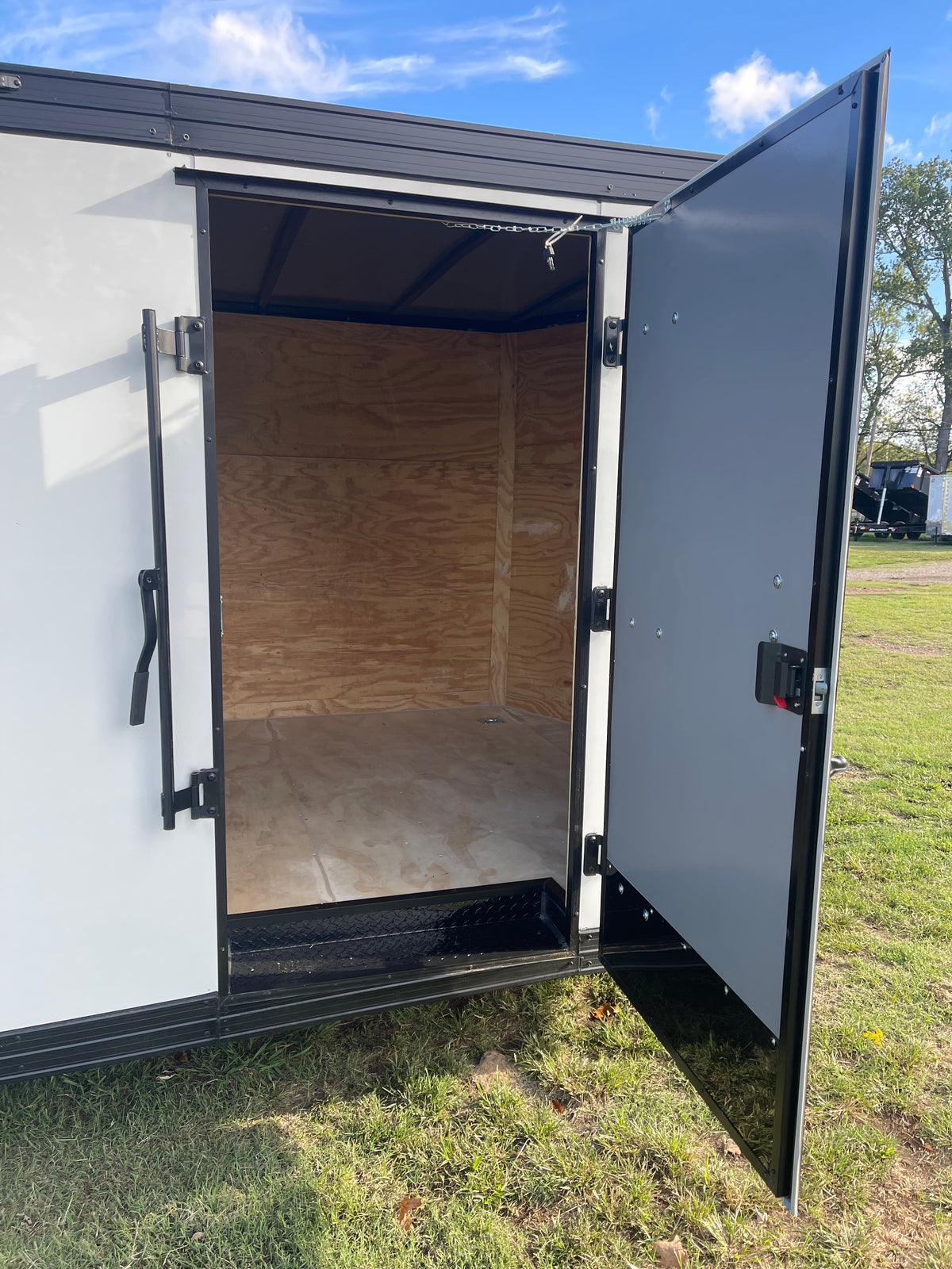 2027 - 8.5ft X 24ft Enclosed Trailer C277436