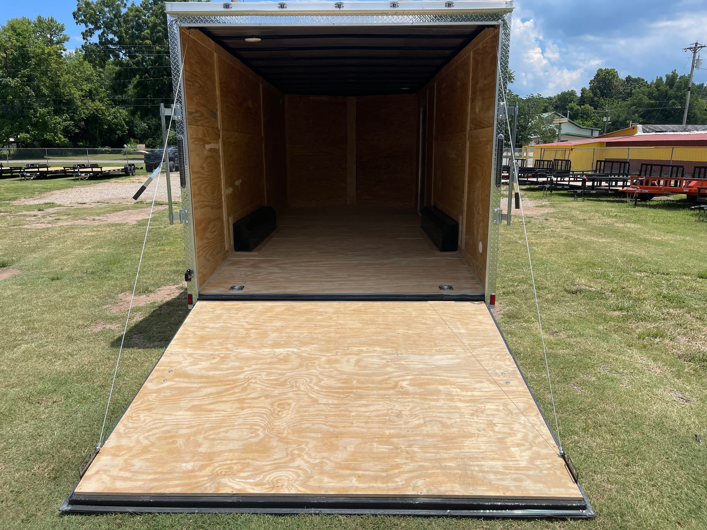 2026 8.5ft X 20ft Enclosed Trailer C266532