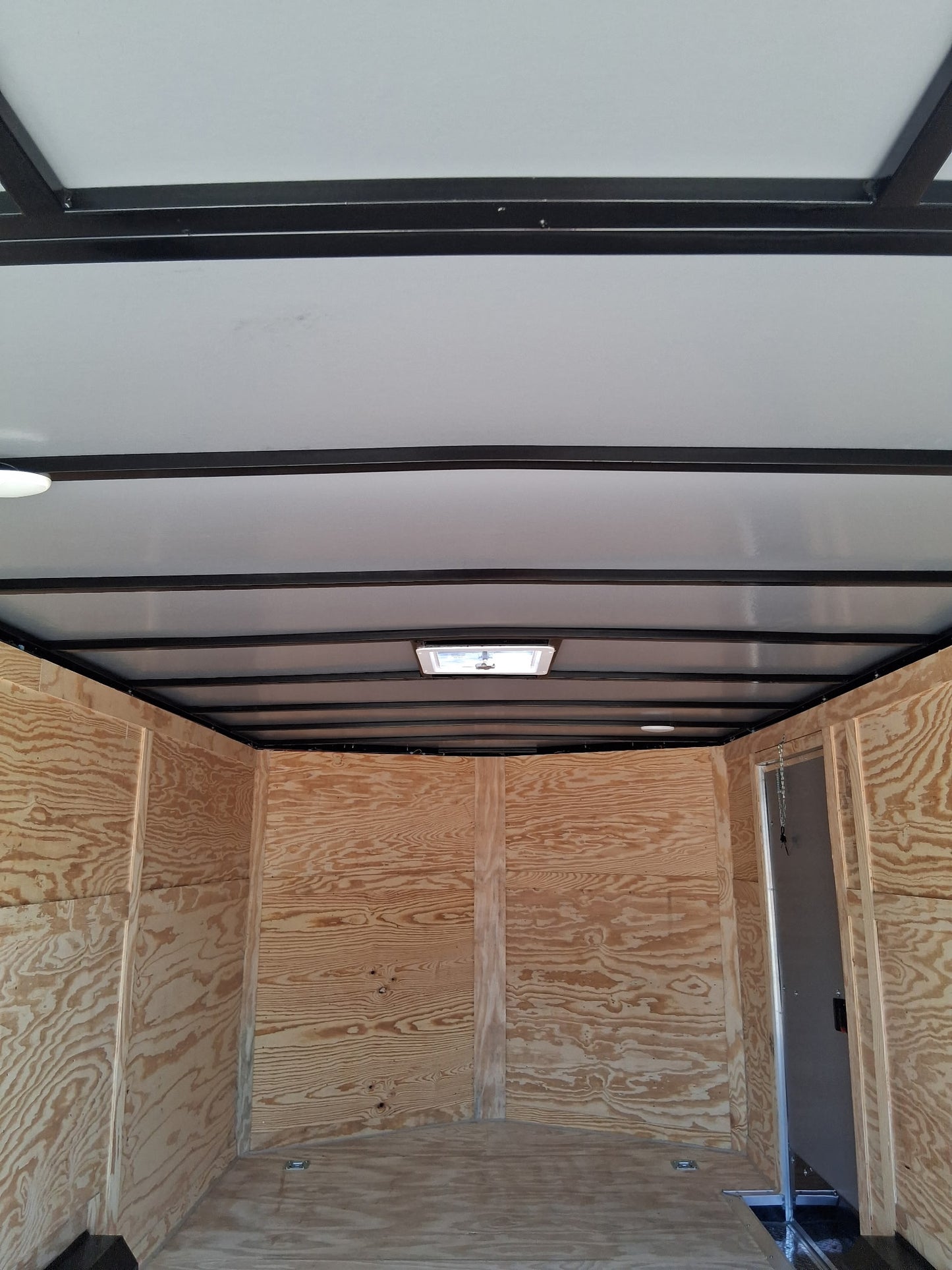 8.5ft X 16ft Enclosed Trailer C26-3304