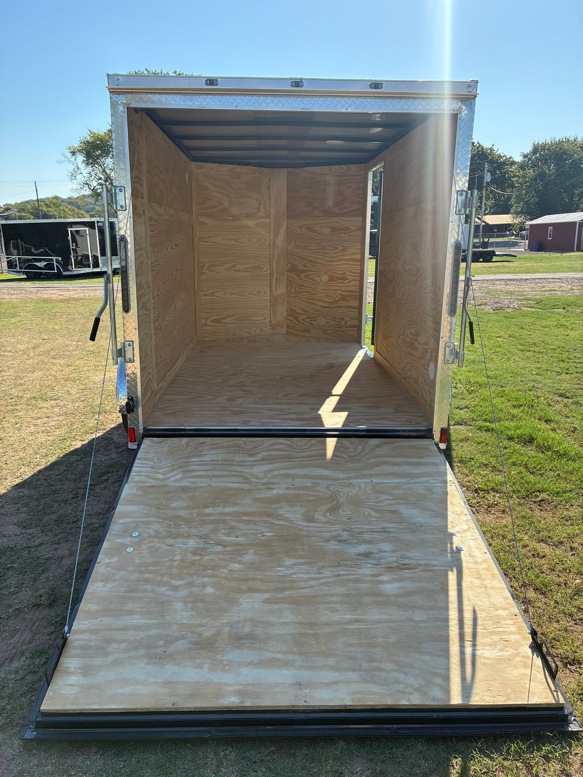2027 - 6ft X 10ft Enclosed Trailer C277277