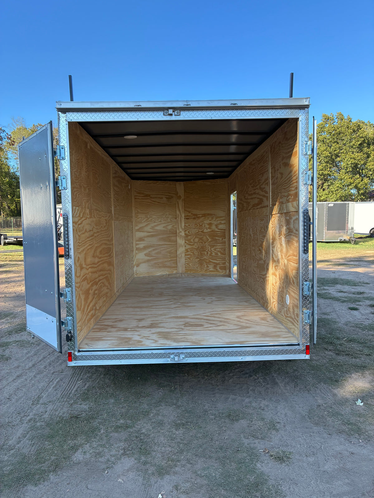 2027 - 7ft X 16ft Enclosed Trailer C277875