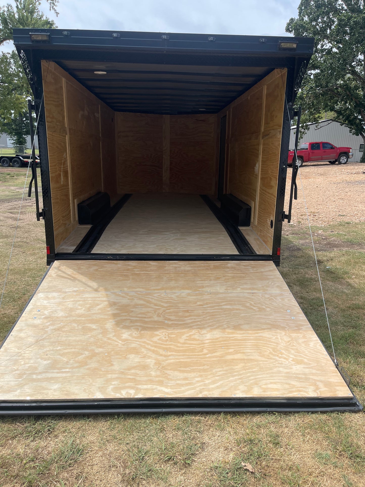 2027 - 8.5ft x 18ft Enclosed Trailer C277250
