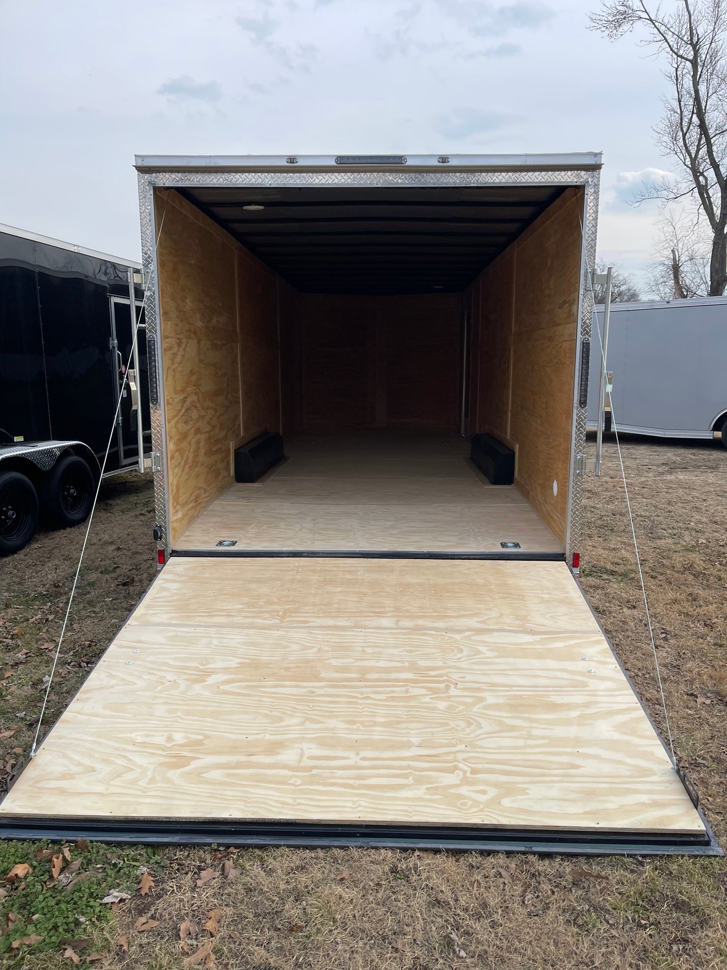 2026 - 8.5' X 24' Enclosed Trailer C263411