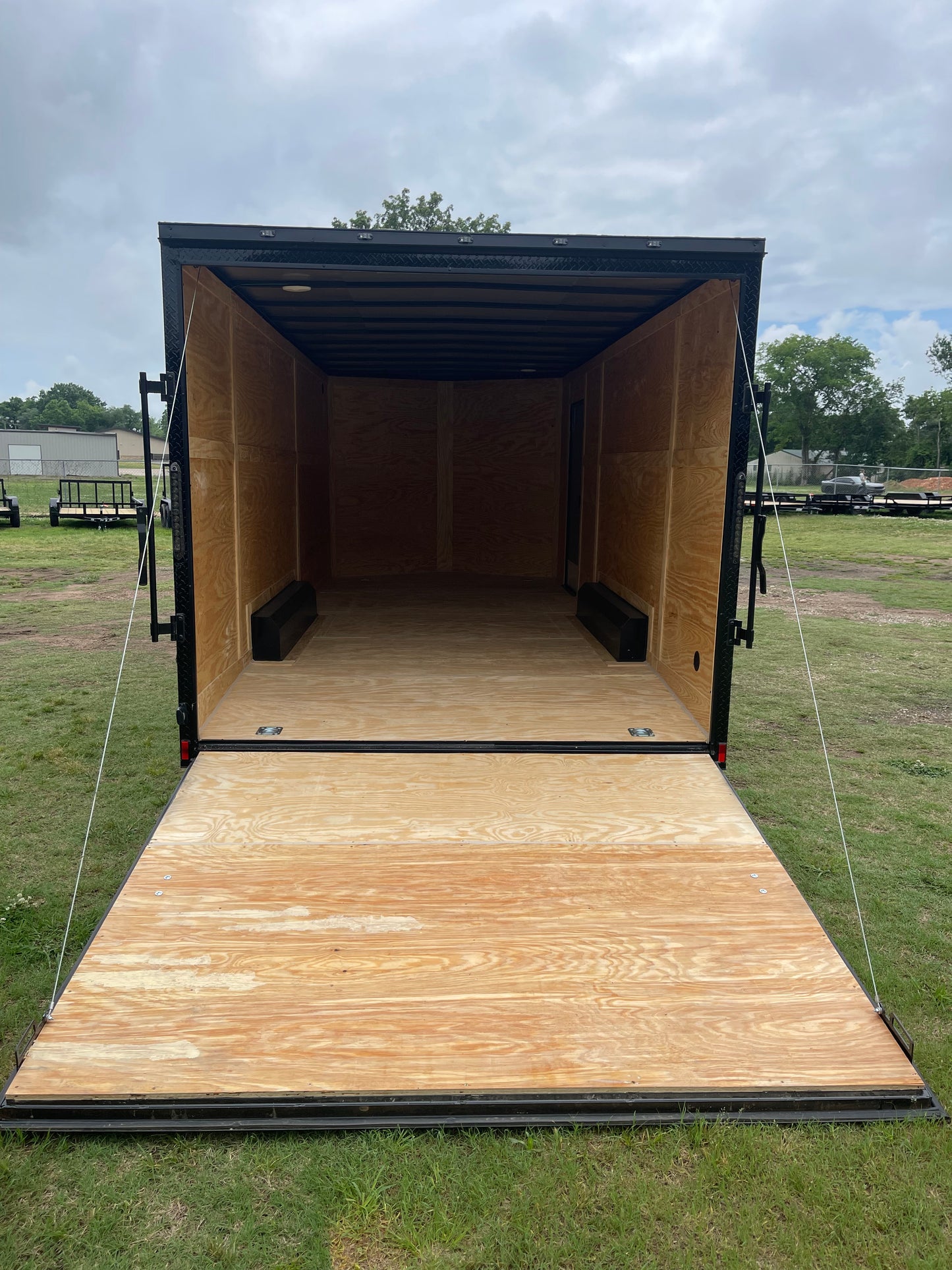 2026 - 8.5ft x 20ft Enclosed Trailer C265181